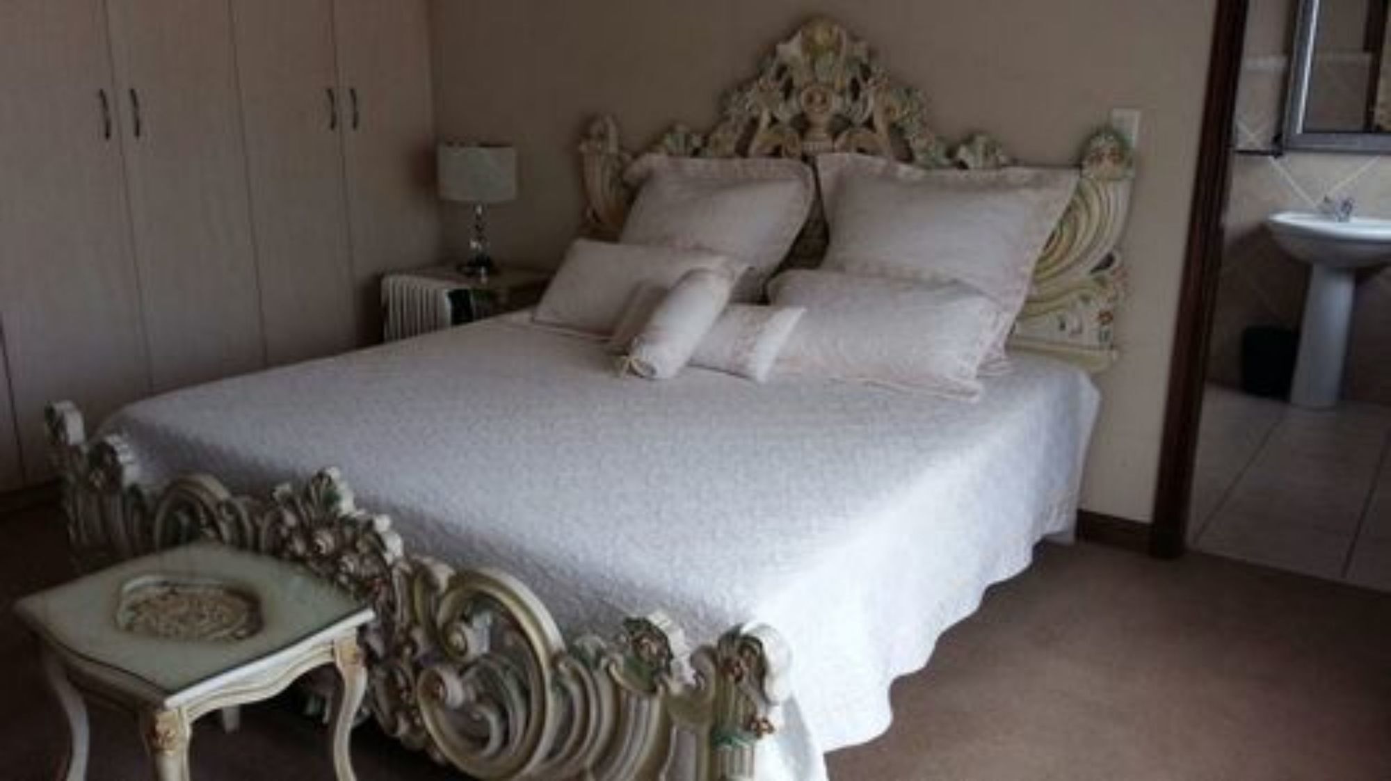 Budias Guest House Kempton Park Exteriör bild